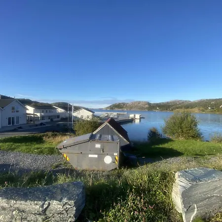 5 Person In Flatanger Vik (Nord-Trondelag)