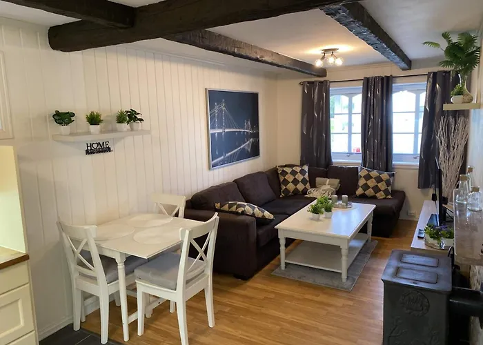 5 Person In Flatanger