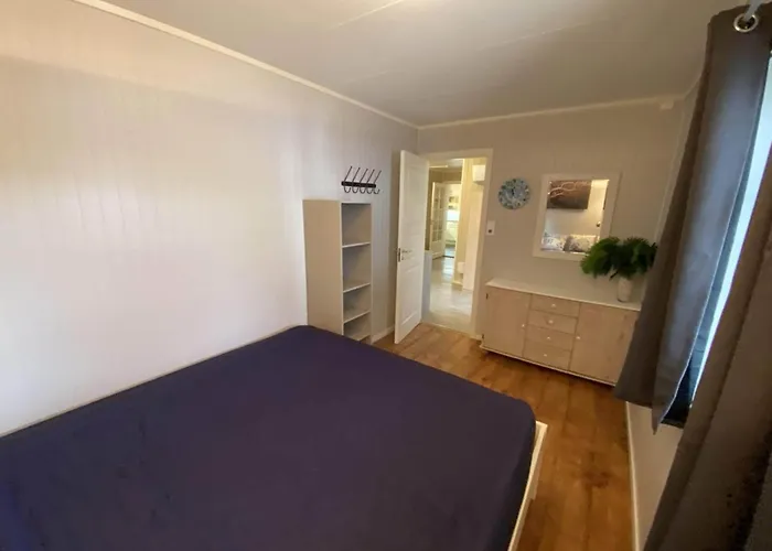 5 Person In Flatanger Vik (Nord-Trondelag)