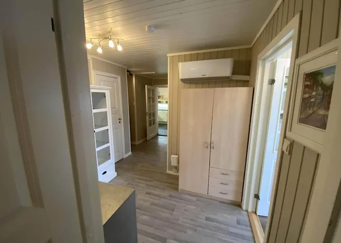 5 Person In Flatanger Vik (Nord-Trondelag)