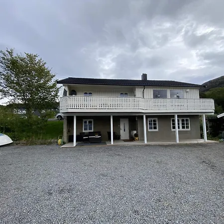 5 Person In Flatanger Vik